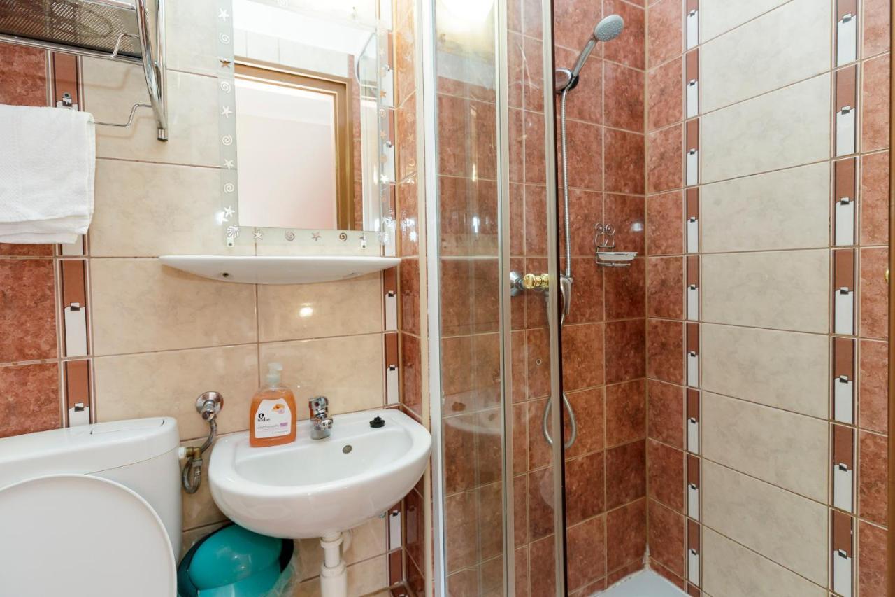 Almafa Apartmanhaz Эгер Экстерьер фото