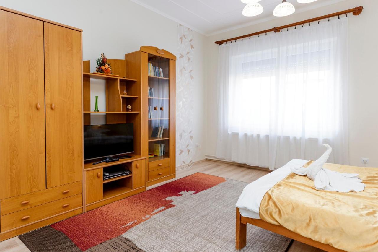 Almafa Apartmanhaz Эгер Экстерьер фото